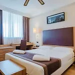 ニアラ スイート ホテル 4*